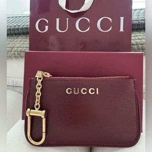 Brand New Gucci Zip Key Pouch With Gucci Script  In Rosso Ancora Red Leather